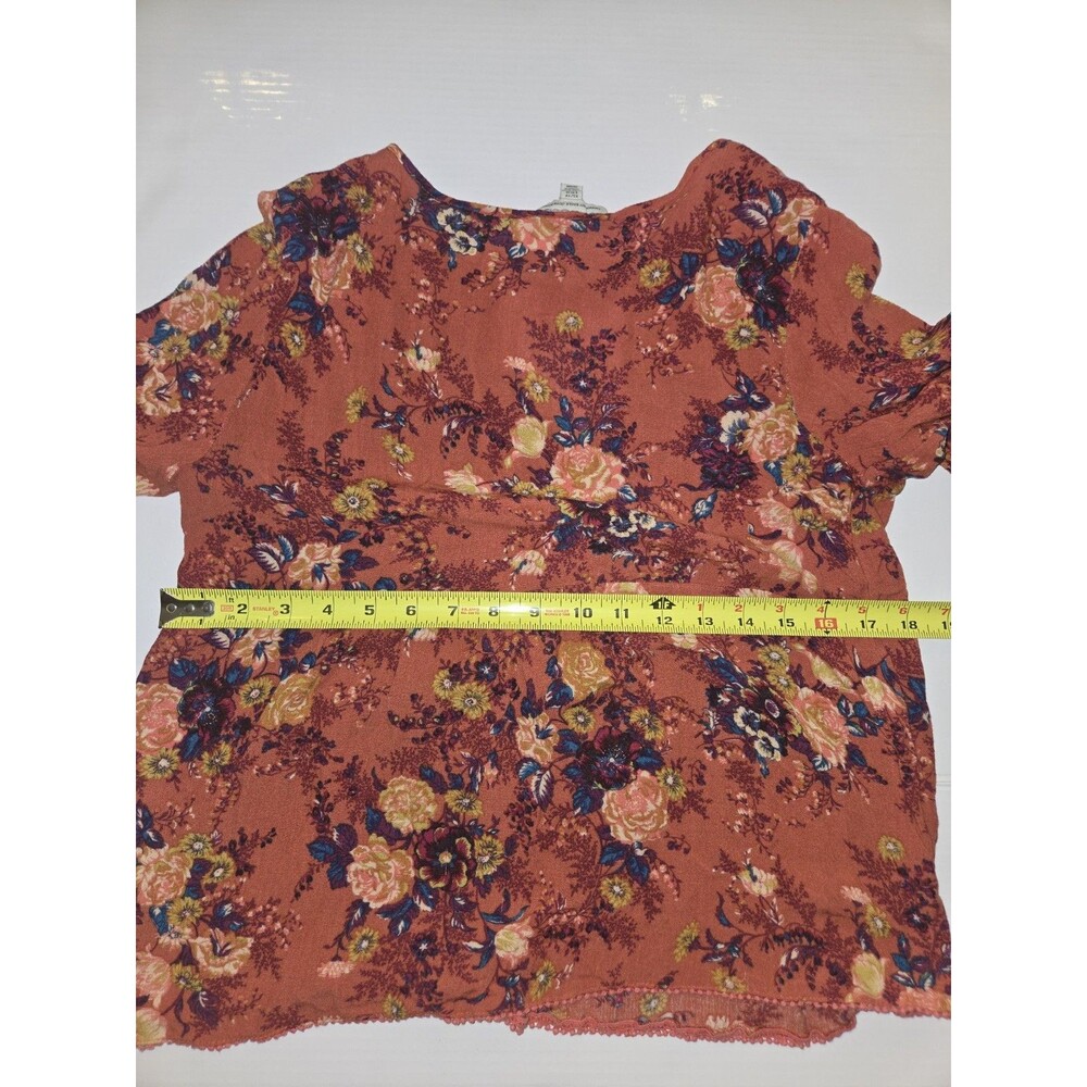 American Eagle Outfitters Rust Multicolor Floral Keyhole Blouse Button Accent XS - Picture 2 of 9